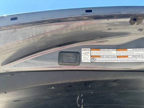 Used 2017 Toyota RAV4 Limited FWD image 18