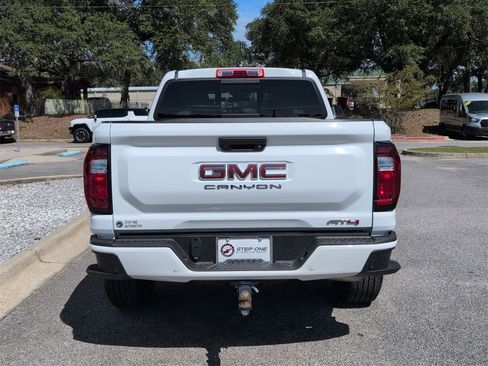 Used 2025 GMC Canyon AT4 image 7