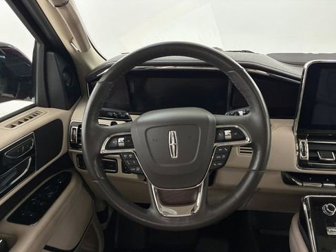 Used 2019 Lincoln Navigator Select w/ Technology Package AWD/4WD image 22