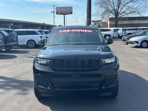 Used 2024 Jeep Grand Cherokee L Altitude image 2