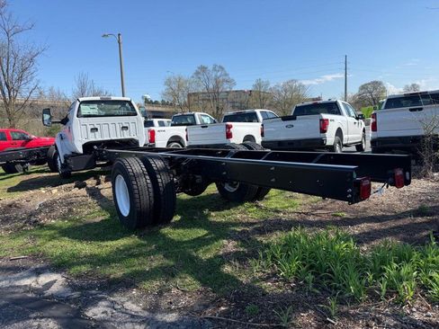 New 2027 Ford F750 2WD Regular Cab Super Duty image 3