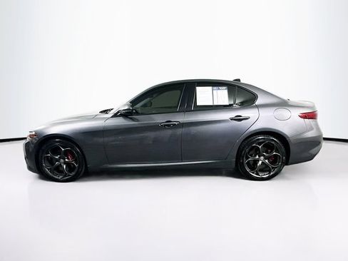 Used 2019 Alfa Romeo Giulia Ti Sport w/ Quick Order Package 22S Sport AWD/4WD image 5