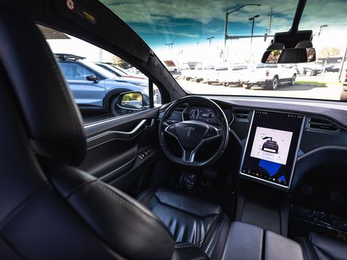 Used 2017 Tesla Model X 100D image 27