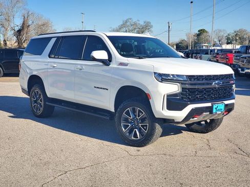 Used 2022 Chevrolet Suburban Z71 w/ Luxury Package image 30