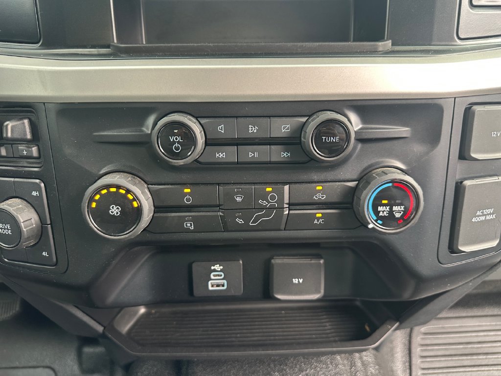 Used 2023 Ford F350 XLT w/ 360-Degree Camera Package AWD/4WD image 14