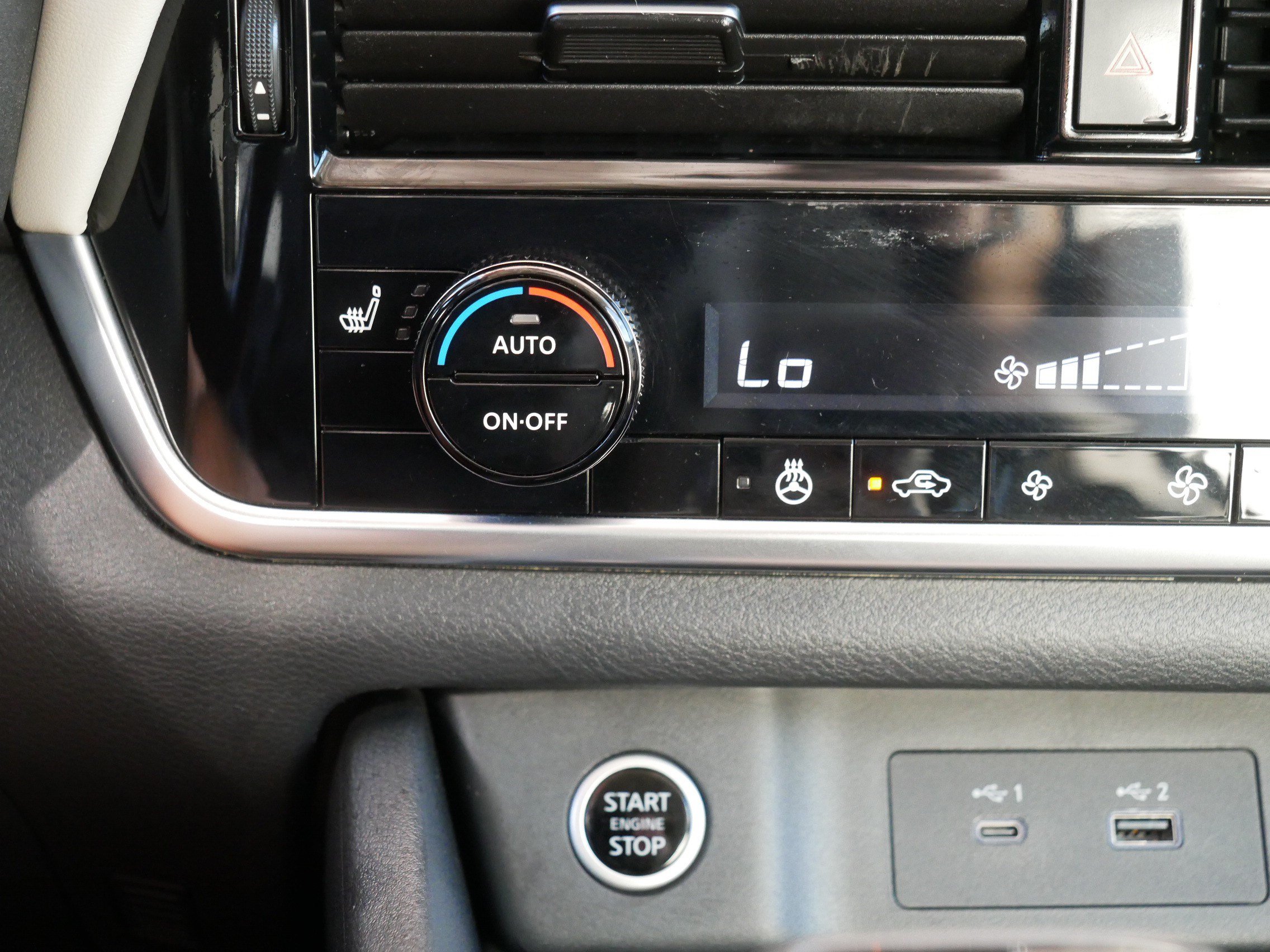 Certified 2023 Nissan Rogue SV w/ SV Premium Package AWD/4WD image 33