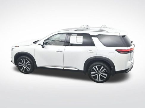 Used 2025 Nissan Pathfinder Platinum FWD image 39