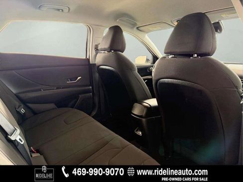 Used 2024 Hyundai Elantra SEL image 19