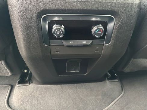 Used 2025 Chevrolet Tahoe Z71 image 28