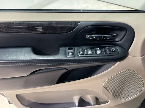 Used 2017 Dodge Grand Caravan SE w/ Power Window Group image 18