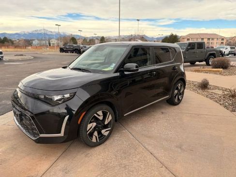 Used 2023 Kia Soul GT-Line FWD image 3