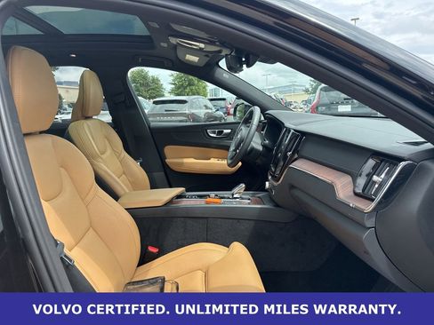 Used 2023 Volvo XC60 B5 Ultimate w/ Climate Package FWD image 9