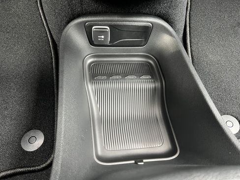 New 2026 Chrysler Voyager LX FWD image 28