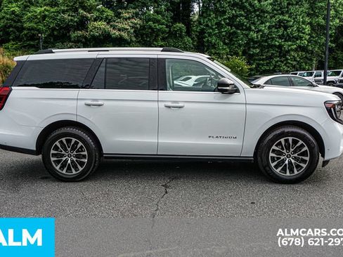 Used 2025 Ford Expedition Platinum AWD/4WD image 8