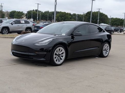 Used 2022 Tesla Model 3 Long Range AWD/4WD image 9