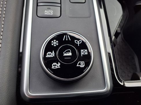 New 2026 Nissan Pathfinder Platinum AWD/4WD image 16