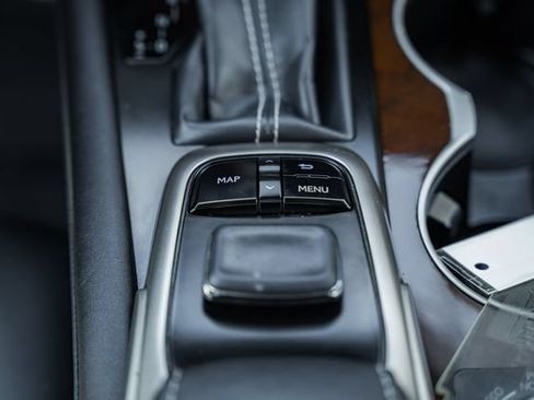Used 2018 Lexus RX 450h AWD w/ Premium Package image 22
