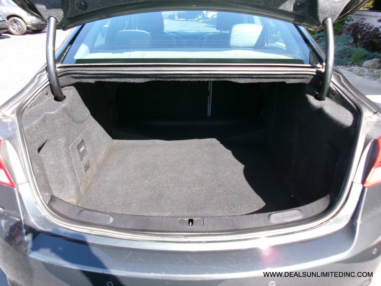 Used 2015 Chevrolet Impala LTZ FWD image 16