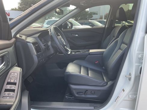 Used 2023 Nissan Rogue SL w/ SL Premium Package AWD/4WD image 8