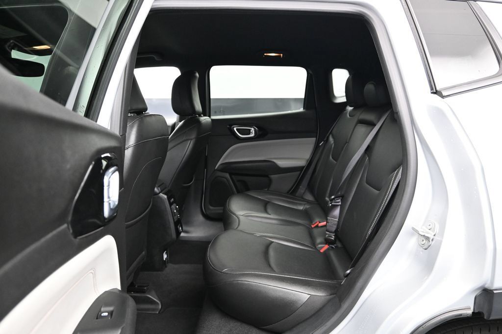 Used 2025 Jeep Compass Limited AWD/4WD image 20