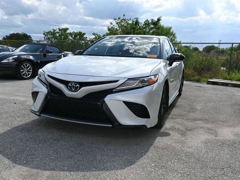 Used 2020 Toyota Camry XSE w/ Navigation Package FWD image 4