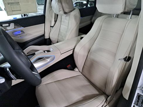 New 2026 Mercedes-Benz GLS 450 4MATIC image 15