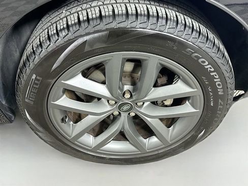 Used 2026 Land Rover Range Rover Velar Dynamic SE AWD/4WD image 33