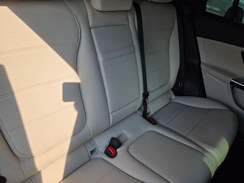 Used 2026 Mercedes-Benz GLC 300 4MATIC image 6