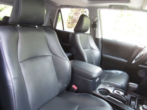 Used 2022 Toyota 4Runner Limited AWD/4WD image 19