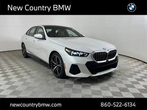 New 2026 BMW 550e xDrive AWD/4WD image 1