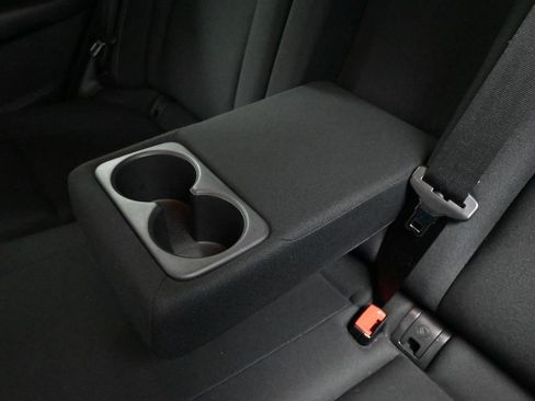 Used 2024 Nissan Rogue S image 29