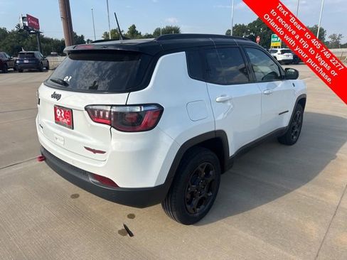 Used 2024 Jeep Compass Trailhawk image 5