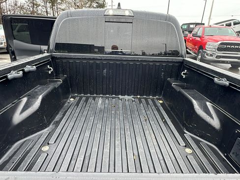 Used 2022 Toyota Tacoma TRD Sport image 13
