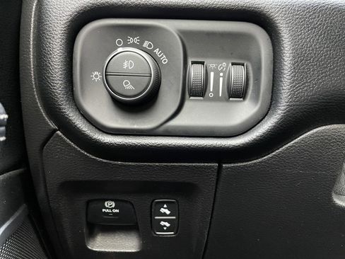 Certified 2021 RAM 1500 Laramie image 32