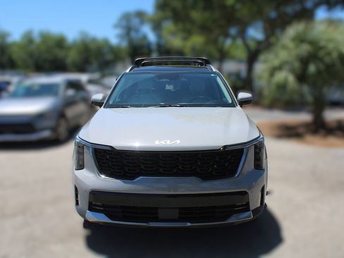 Certified 2024 Kia Sorento EX w/ Panoramic Sunroof Package FWD image 18