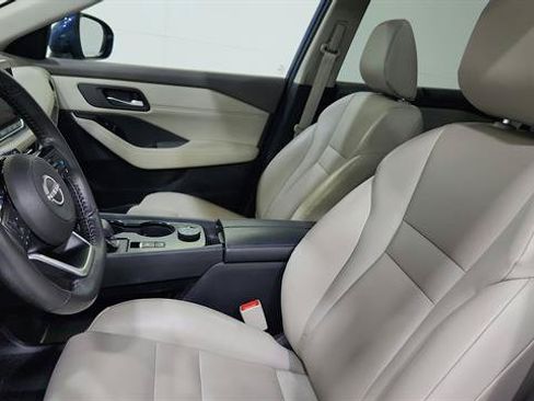 Certified 2022 Nissan Rogue SV w/ SV Premium Package AWD/4WD image 17