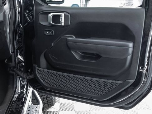 Used 2025 Jeep Wrangler Unlimited Sport AWD/4WD image 40