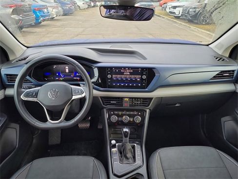 Used 2024 Volkswagen Taos SE image 25