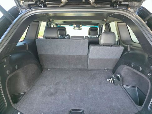 Used 2014 Jeep Grand Cherokee Laredo w/ Security & Convenience Group image 5