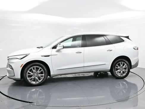 Used 2023 Buick Enclave Essence w/ Experience Buick Package image 4