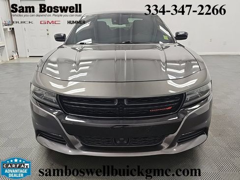Used 2017 Dodge Charger R/T w/ Premium Group RWD image 3