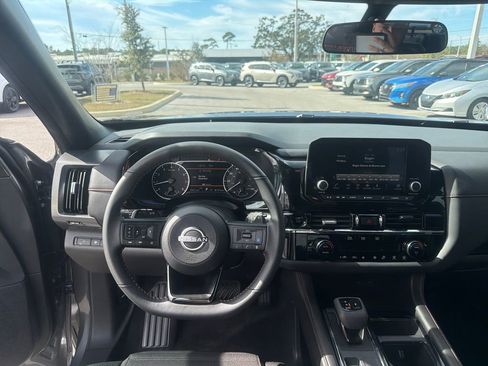 Used 2025 Nissan Pathfinder Rock Creek image 33