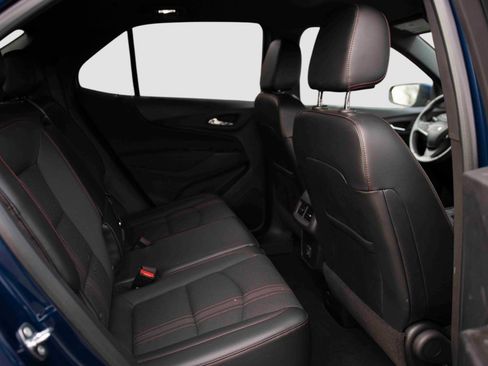 Used 2022 Chevrolet Equinox RS w/ Infotainment Package image 14