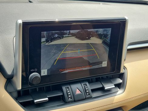 Certified 2025 Toyota RAV4 XLE Premium image 30