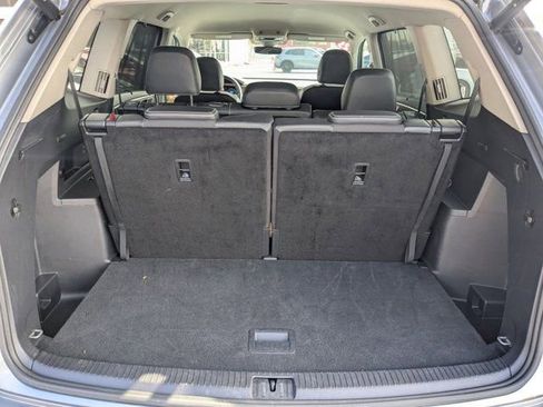 Used 2025 Volkswagen Atlas SE image 26