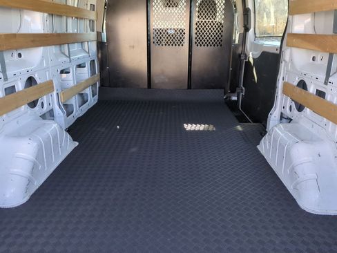 Used 2024 Ford Transit 250 Low Roof AWD w/ Exterior Upgrade Package image 31