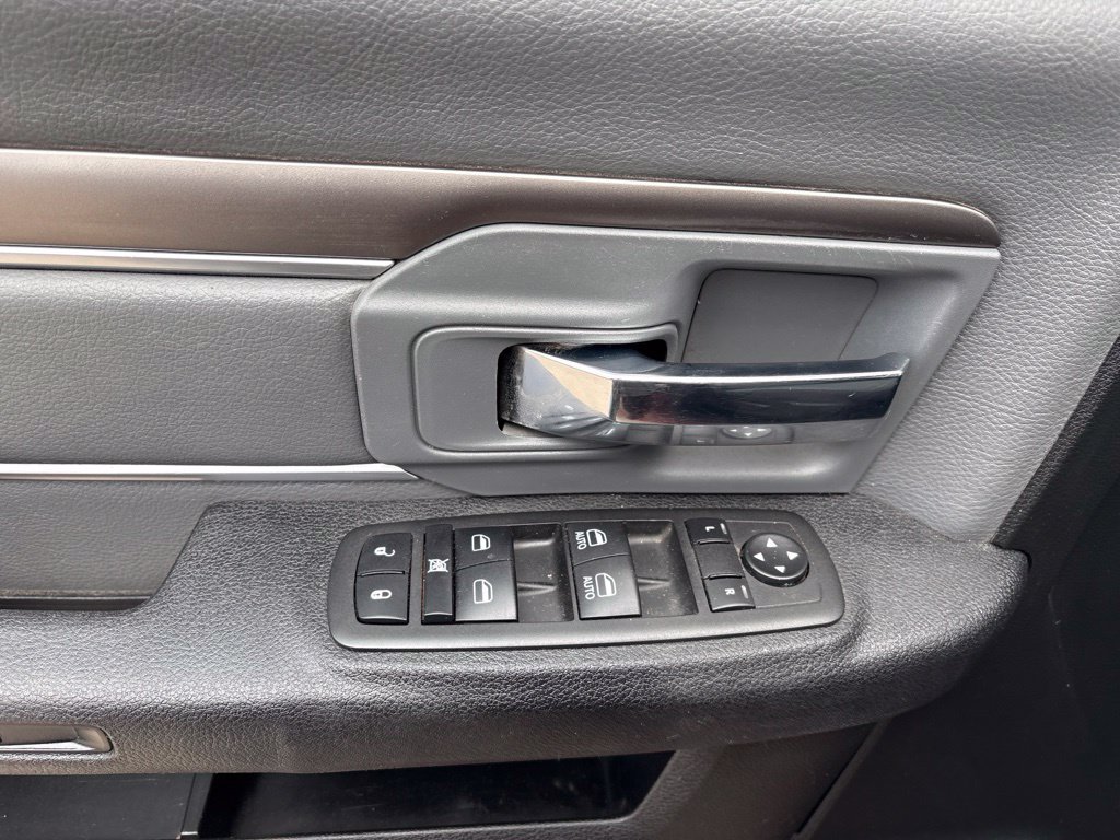 Used 2024 RAM 1500 Classic SLT AWD/4WD image 14
