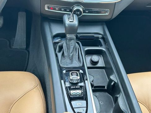 Used 2020 Volvo XC60 T5 Momentum AWD/4WD image 21