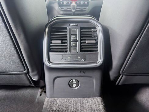 Certified 2026 Porsche Macan Turbo AWD/4WD image 22