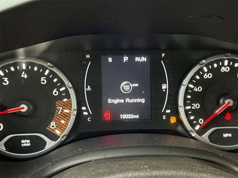 Used 2020 Jeep Renegade Sport image 16